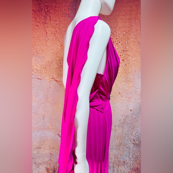 Elegant Large One-Shoulder Pleated Hot Pink Dress - Picture 7 of 7